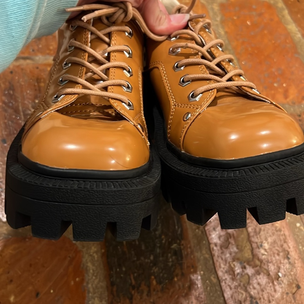 Urban Outfitters chunky Oxford shoes - Picture 3 of 12